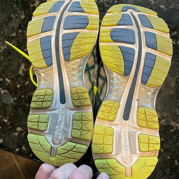 ASICS Running Shoes - Picture 3 of 3